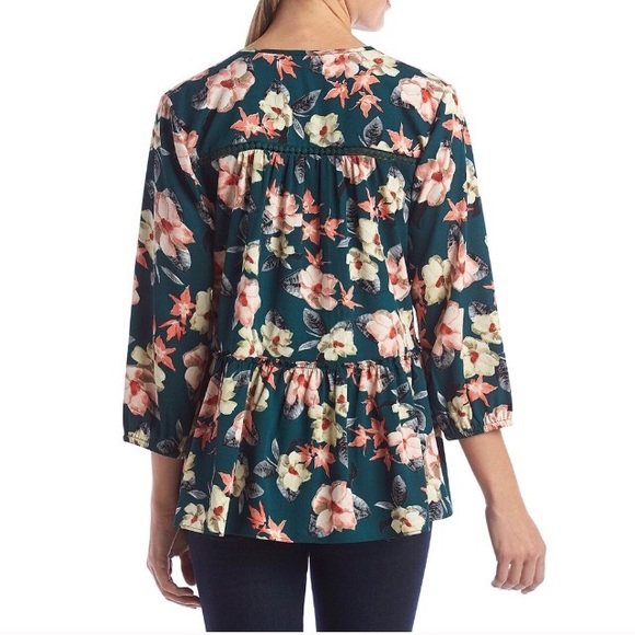 Chelsea Theodore Floral Flowy Green Blouse - Picture 5 of 7